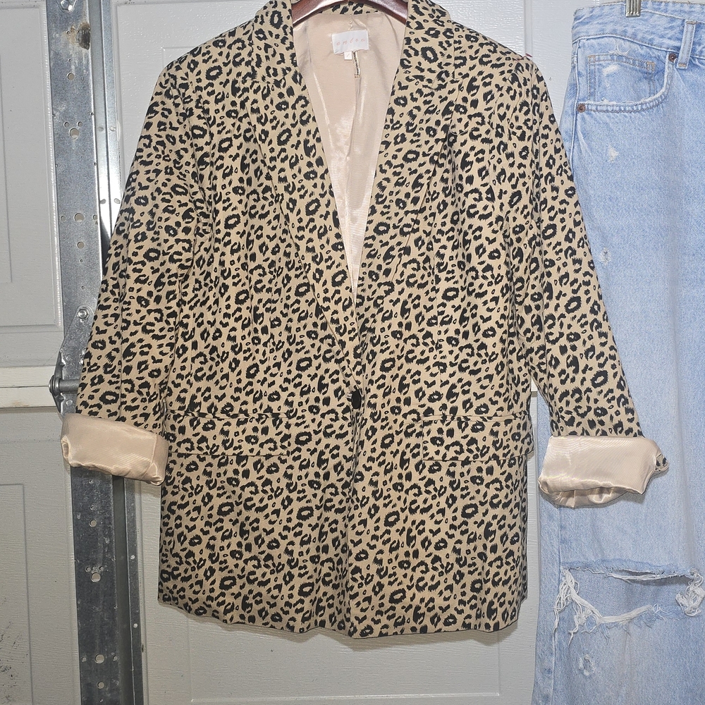 Entro Leopard Print Blazer - Picture 3 of 9